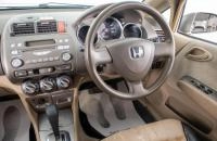 Honda Fit Aria 14 из 21