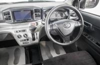 Daihatsu Mira e:S 14 из 22