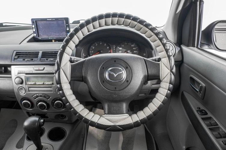 Mazda Demio 10 из 19