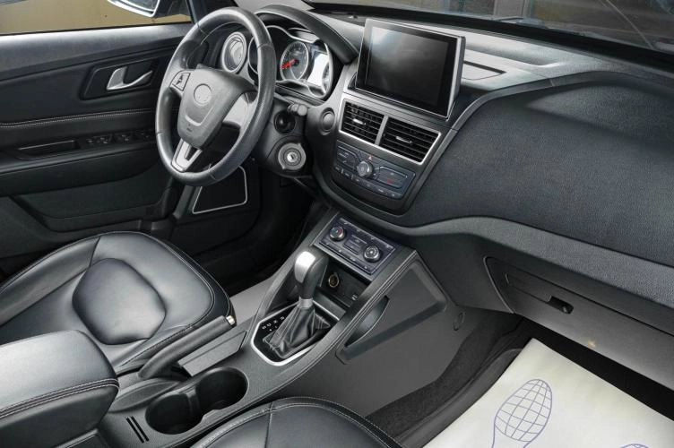 FAW Besturn X40 9 из 19