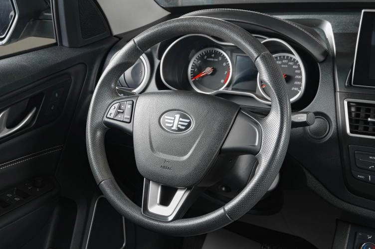 FAW Besturn X40 10 из 19