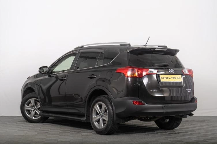 Toyota RAV4 5 из 6
