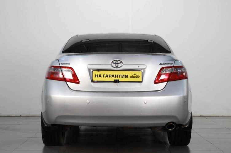 Toyota Camry 5 из 6