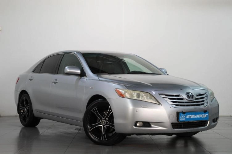 Toyota Camry 1 из 6