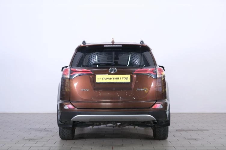 Toyota RAV4 5 из 6