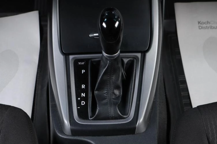 Hyundai Elantra 16 из 19