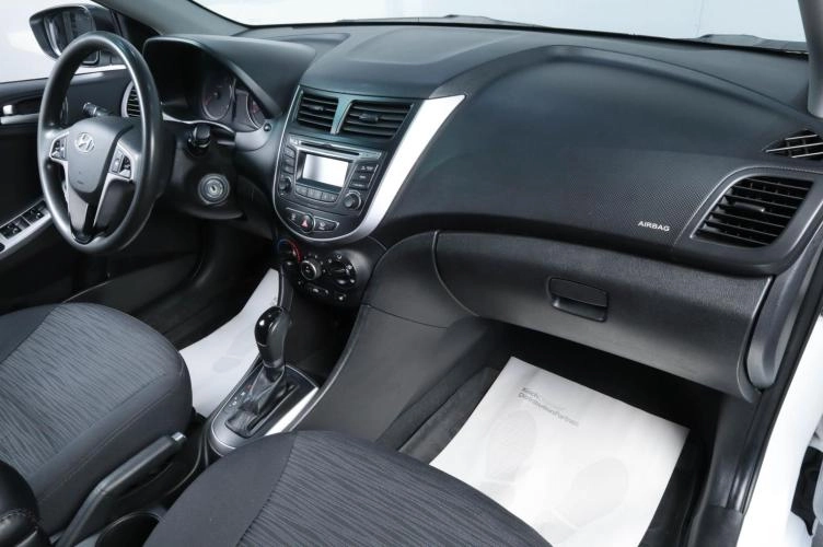 Hyundai Solaris 10 из 17