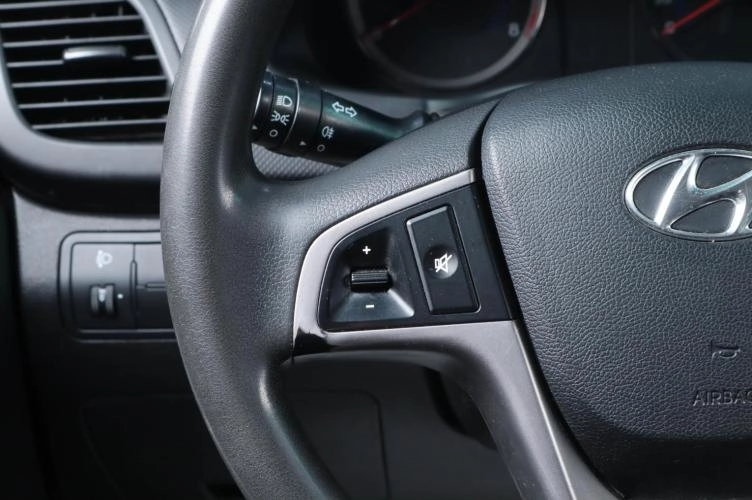 Hyundai Solaris 11 из 17