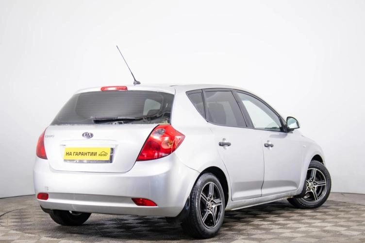 KIA cee'd 4 из 6