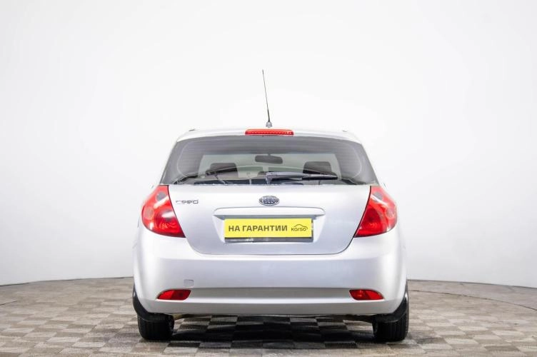 KIA cee'd 5 из 6