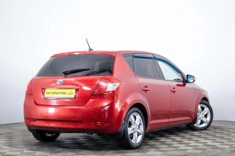 KIA cee'd 4 из 6