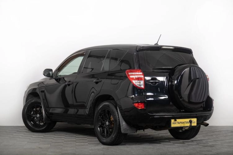 Toyota RAV4 5 из 6