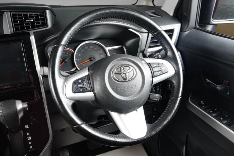 Toyota Roomy 11 из 20