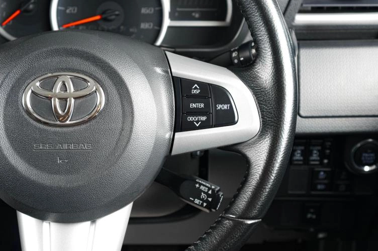 Toyota Roomy 15 из 20