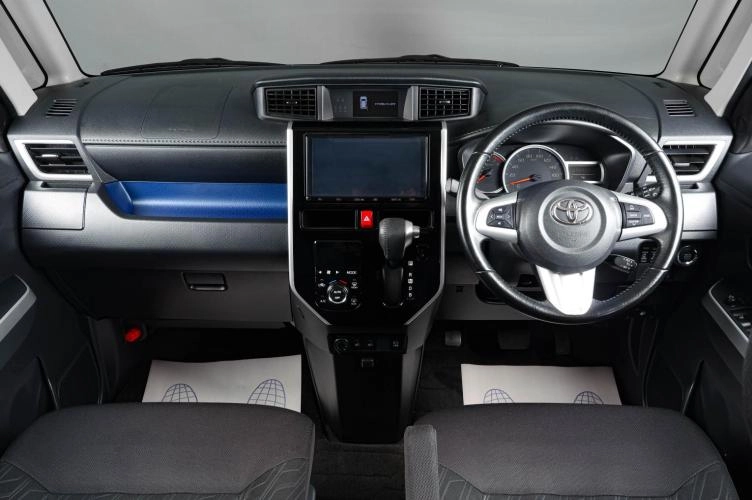 Toyota Roomy 12 из 20