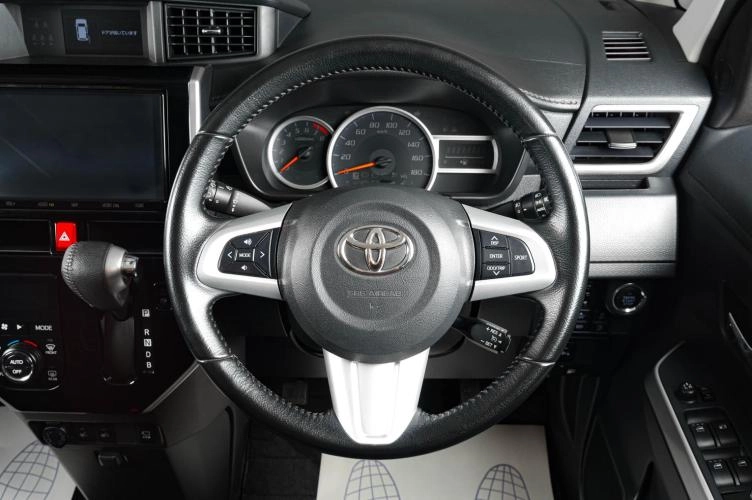 Toyota Roomy 13 из 20