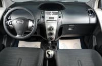 Toyota Yaris 12 из 17