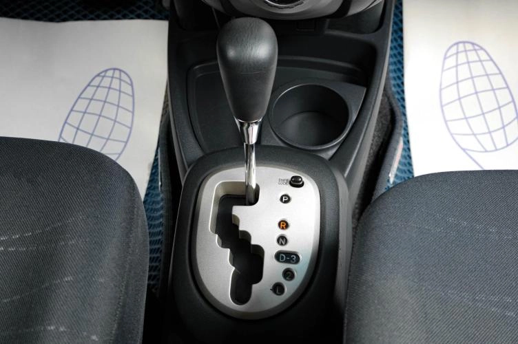 Toyota Yaris 16 из 17
