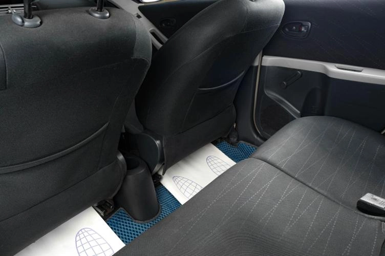 Toyota Yaris 9 из 17