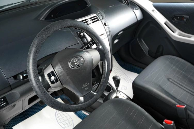 Toyota Yaris 7 из 17