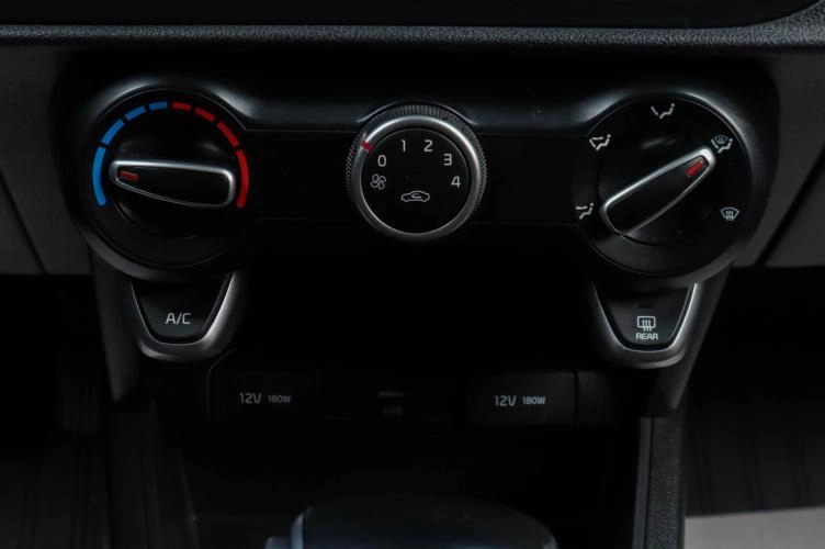 KIA Rio 14 из 20