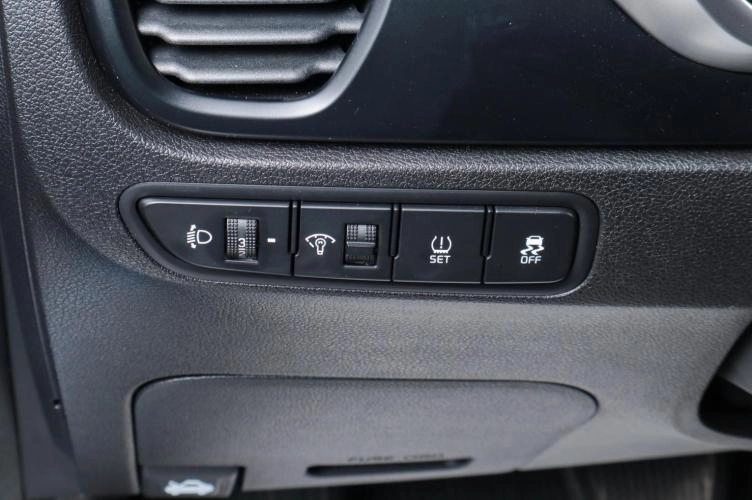 KIA Rio 9 из 20