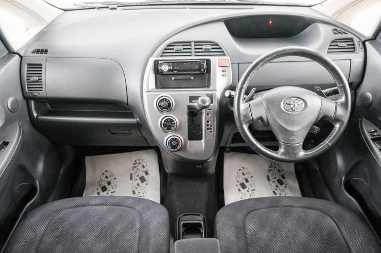 Toyota Ractis 10 из 20