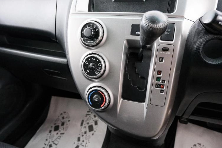 Toyota Ractis 16 из 20