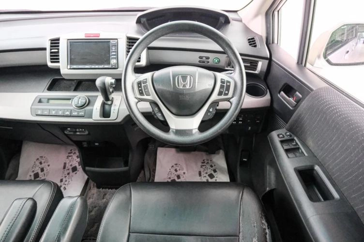 Honda Freed 14 из 22