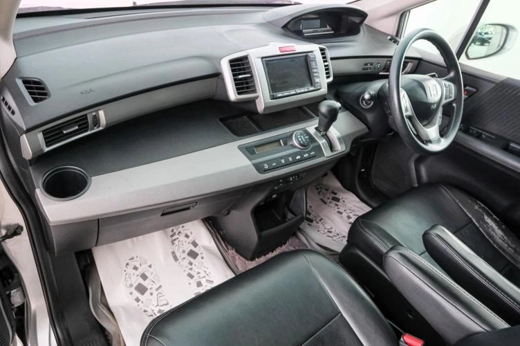 Honda Freed 12 из 22