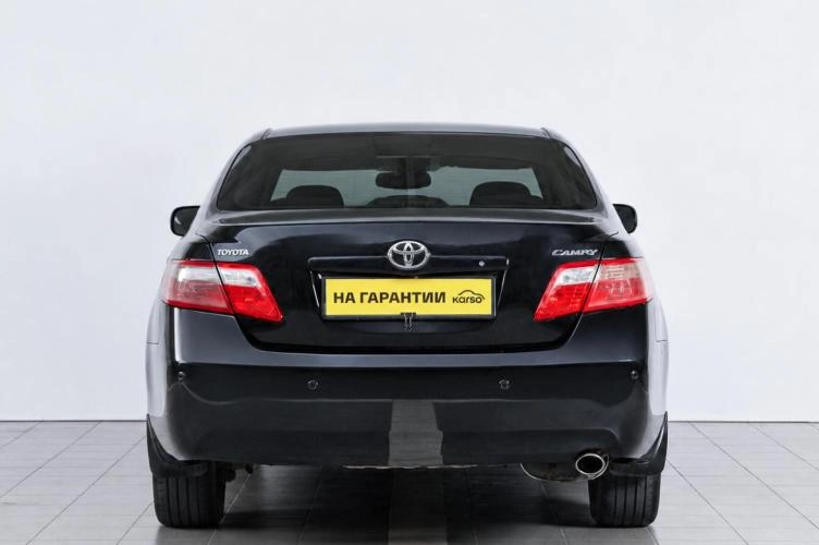 Toyota Camry 5 из 6