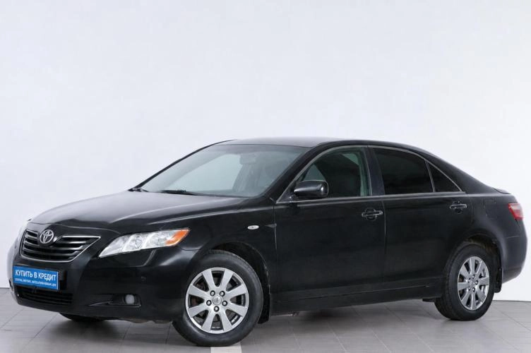 Toyota Camry 3 из 6