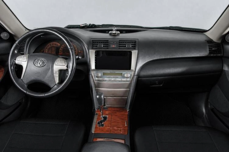 Toyota Camry 6 из 6