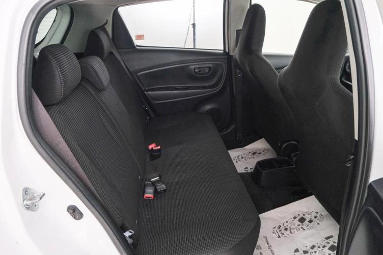 Toyota Vitz 21 из 23