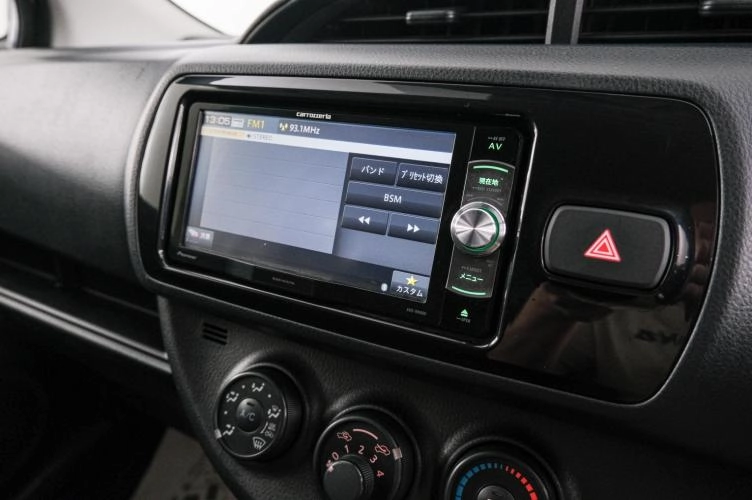 Toyota Vitz 15 из 23
