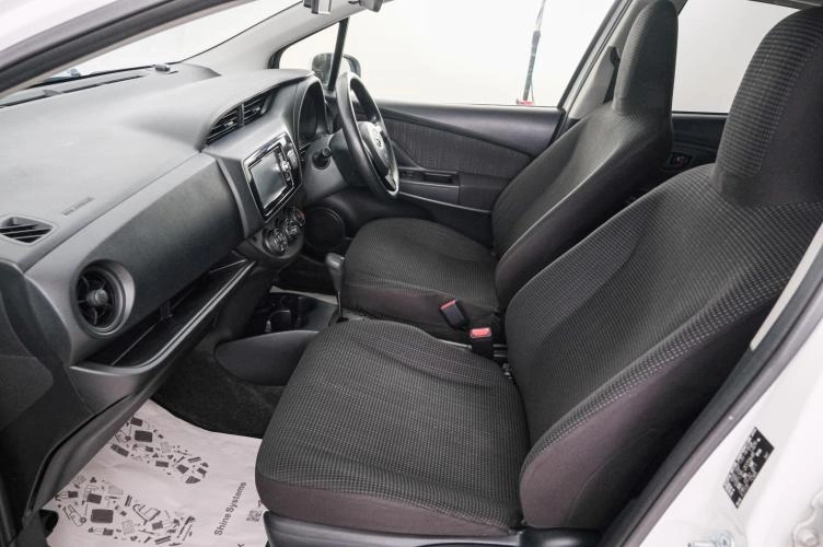 Toyota Vitz 13 из 23