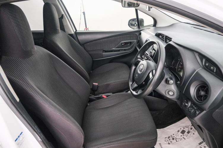 Toyota Vitz 7 из 23