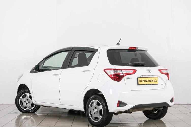 Toyota Vitz 4 из 23