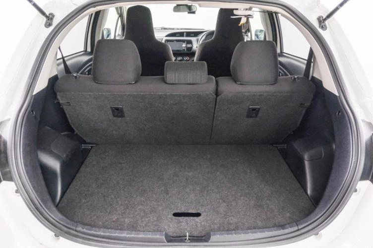 Toyota Vitz 23 из 23