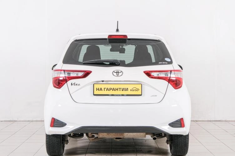 Toyota Vitz 5 из 23