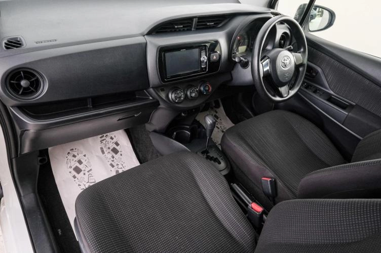 Toyota Vitz 12 из 23