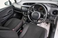 Toyota Vitz 8 из 23