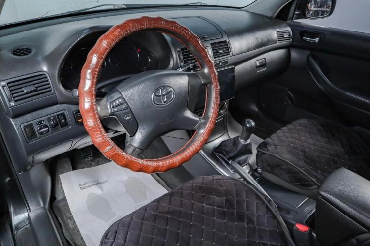 Toyota Avensis 7 из 16