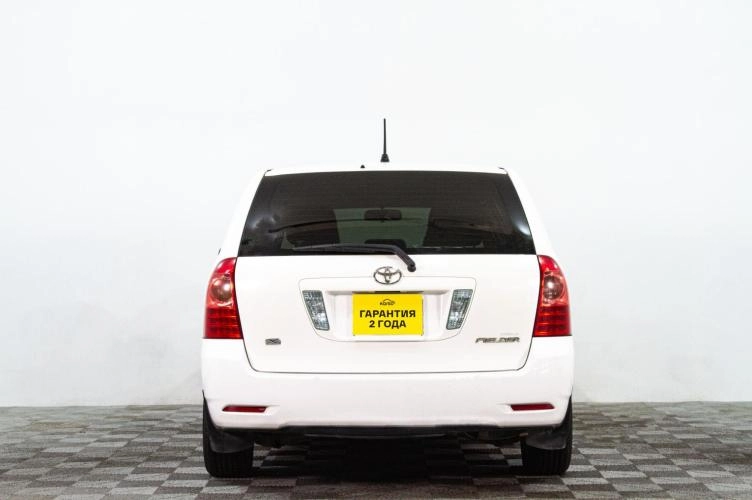Toyota Corolla Fielder 5 из 6