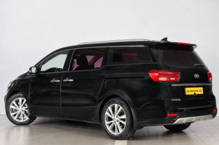 KIA Carnival 4 из 6