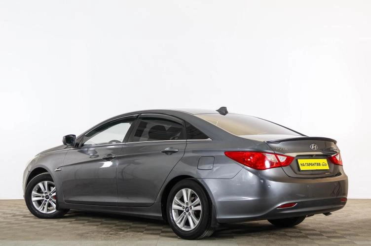 Hyundai Sonata 4 из 6