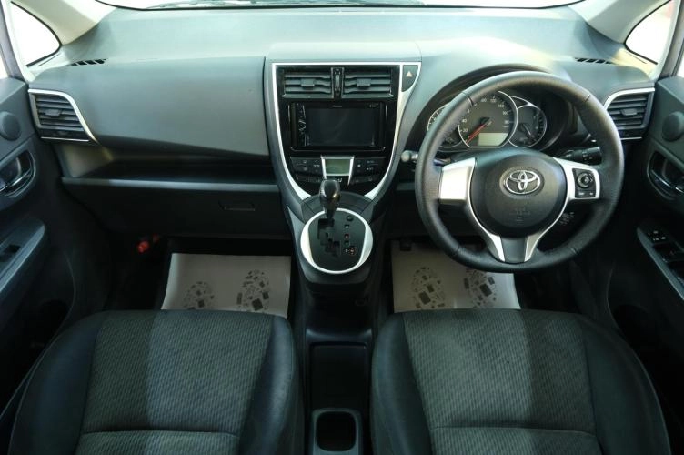 Toyota Ractis 13 из 21