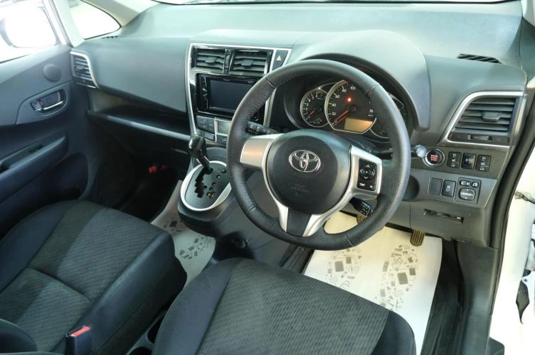 Toyota Ractis 10 из 21