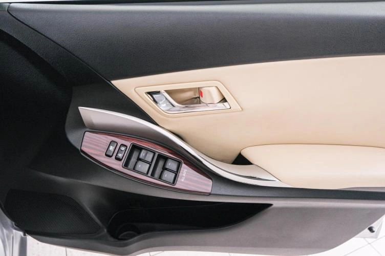 Toyota Premio 19 из 22