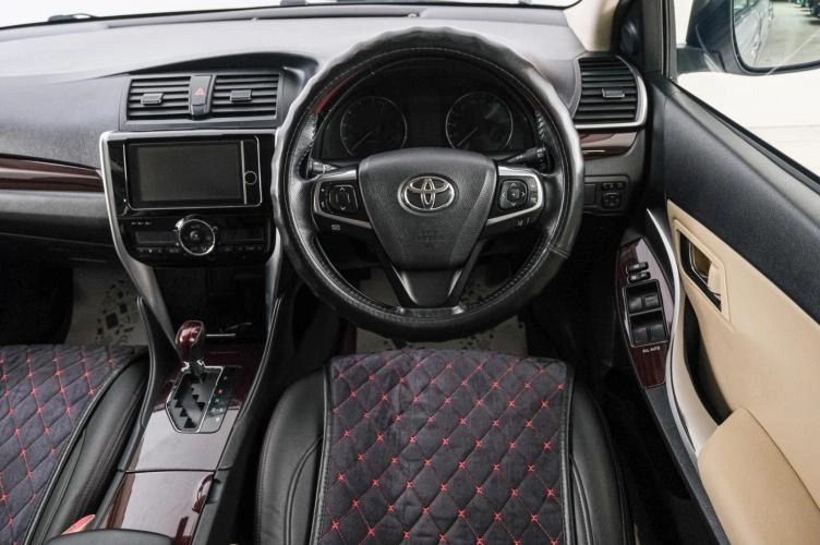 Toyota Premio 14 из 22